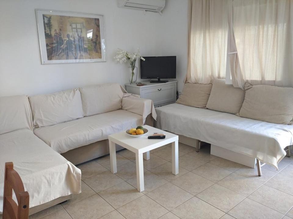 Appartamento Δεσποινα Néa Péramos Esterno foto