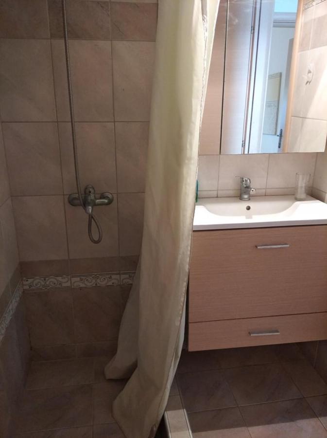 Appartamento Δεσποινα Néa Péramos Esterno foto